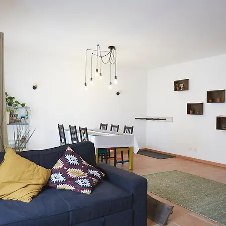 2 Bedroom Apartment By Ribeira D'Ilhas * エリセイラ